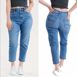 American Eagle Outfitters Mom Jeans Size 12 Short Medium Wash High Waist Denim